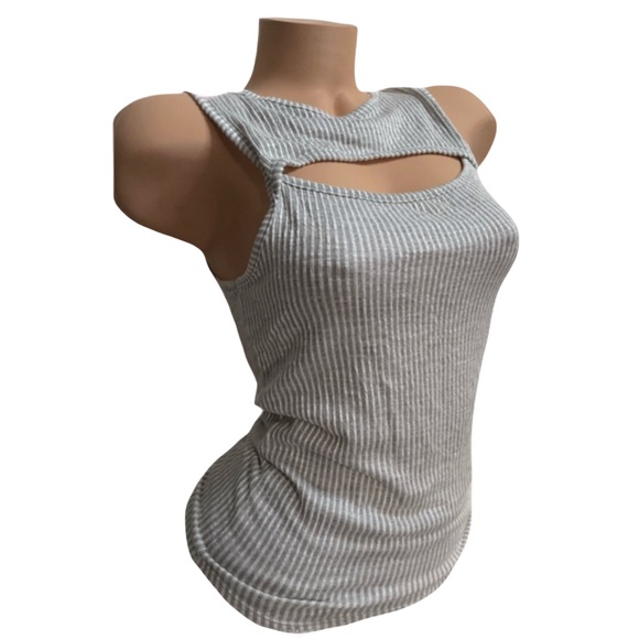 Caution to the Wind Grey/white top size small - Picture 1 of 7